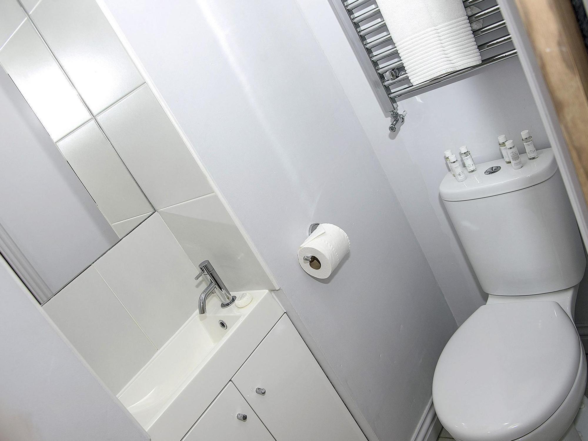 Base Serviced Apartments - City Road Chester Zewnętrze zdjęcie