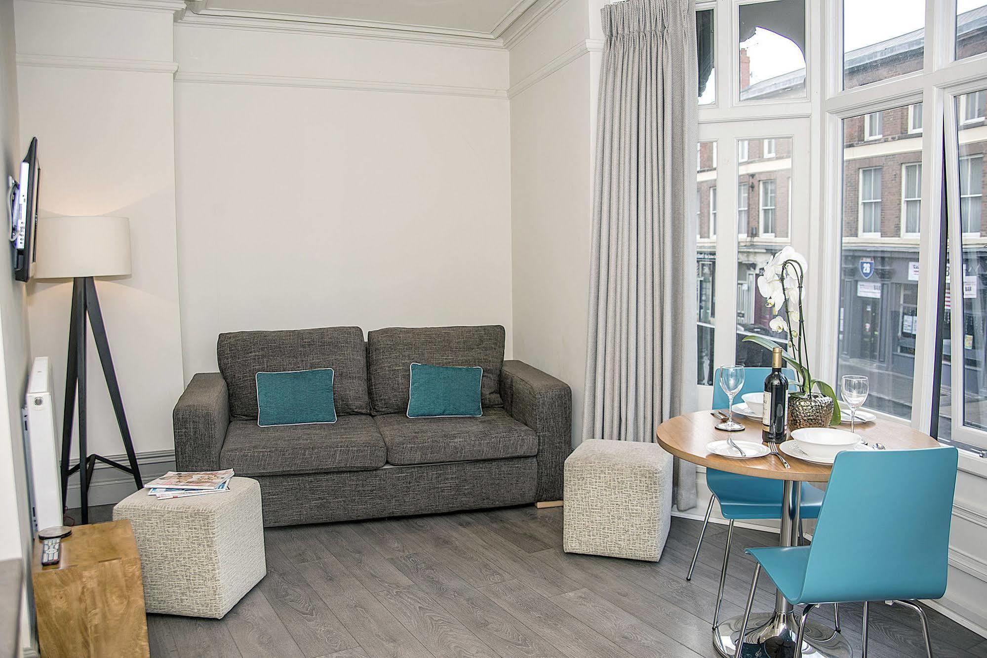 Base Serviced Apartments - City Road Chester Zewnętrze zdjęcie