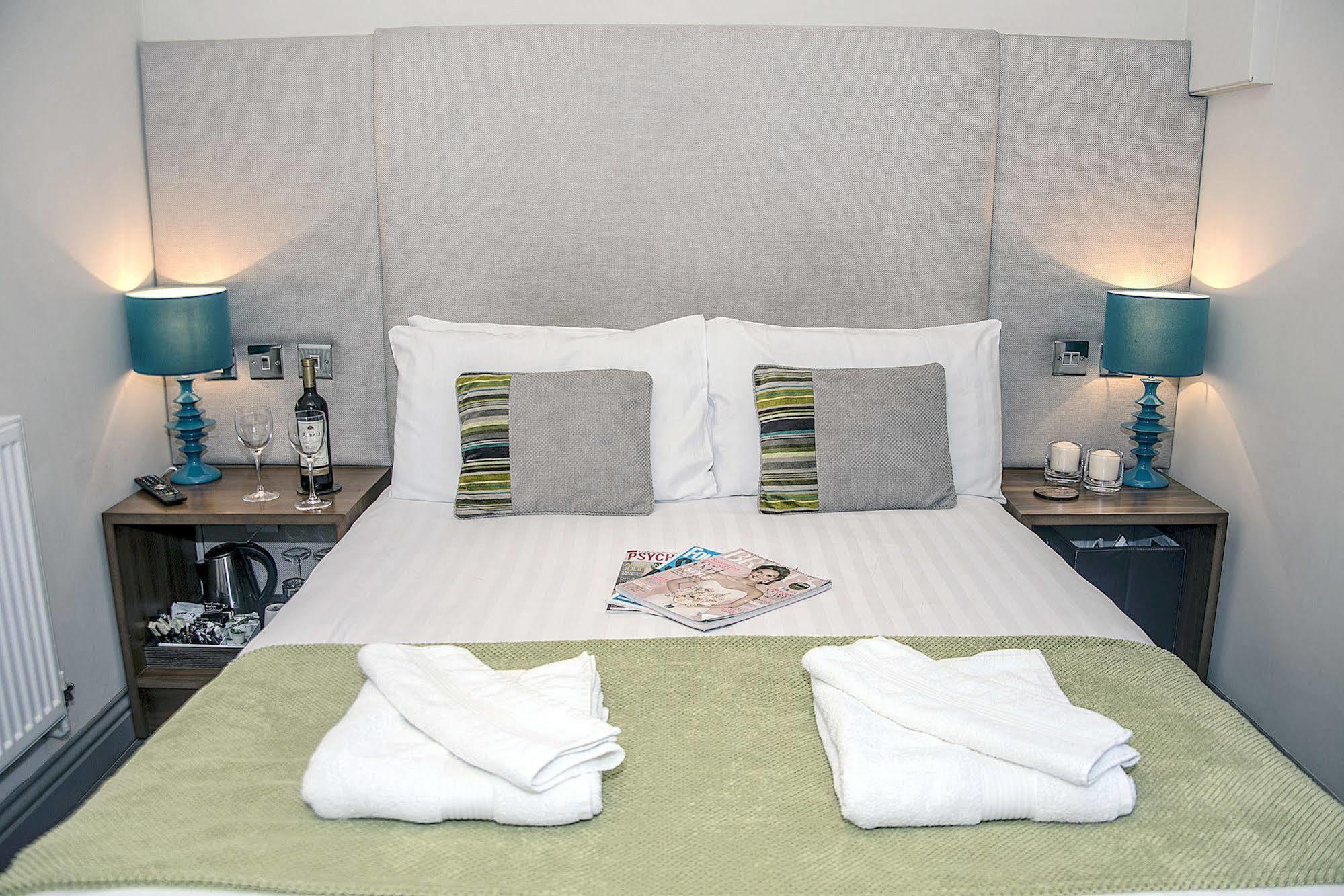 Base Serviced Apartments - City Road Chester Zewnętrze zdjęcie