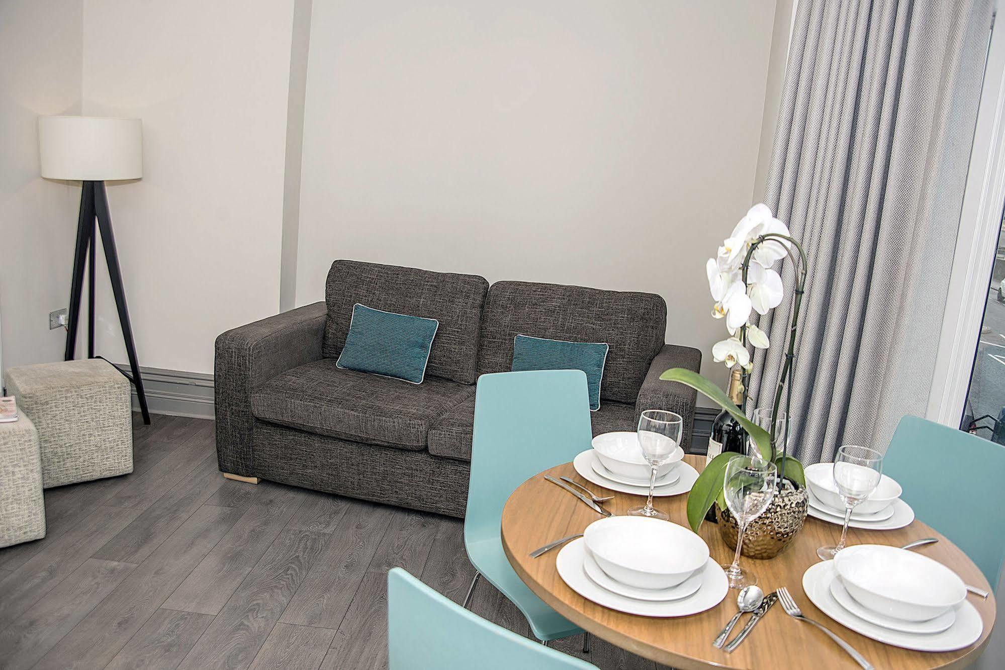 Base Serviced Apartments - City Road Chester Zewnętrze zdjęcie