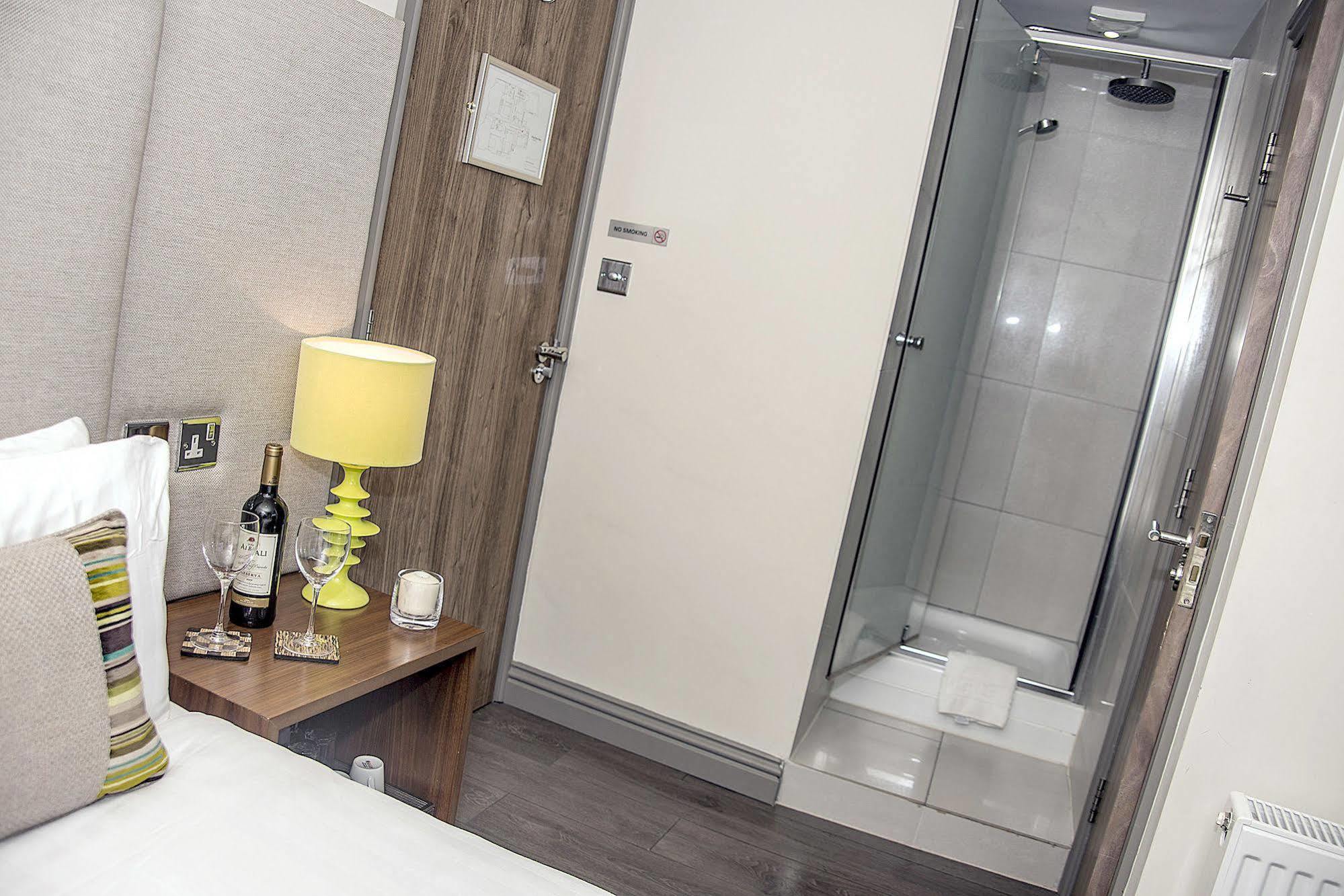 Base Serviced Apartments - City Road Chester Zewnętrze zdjęcie
