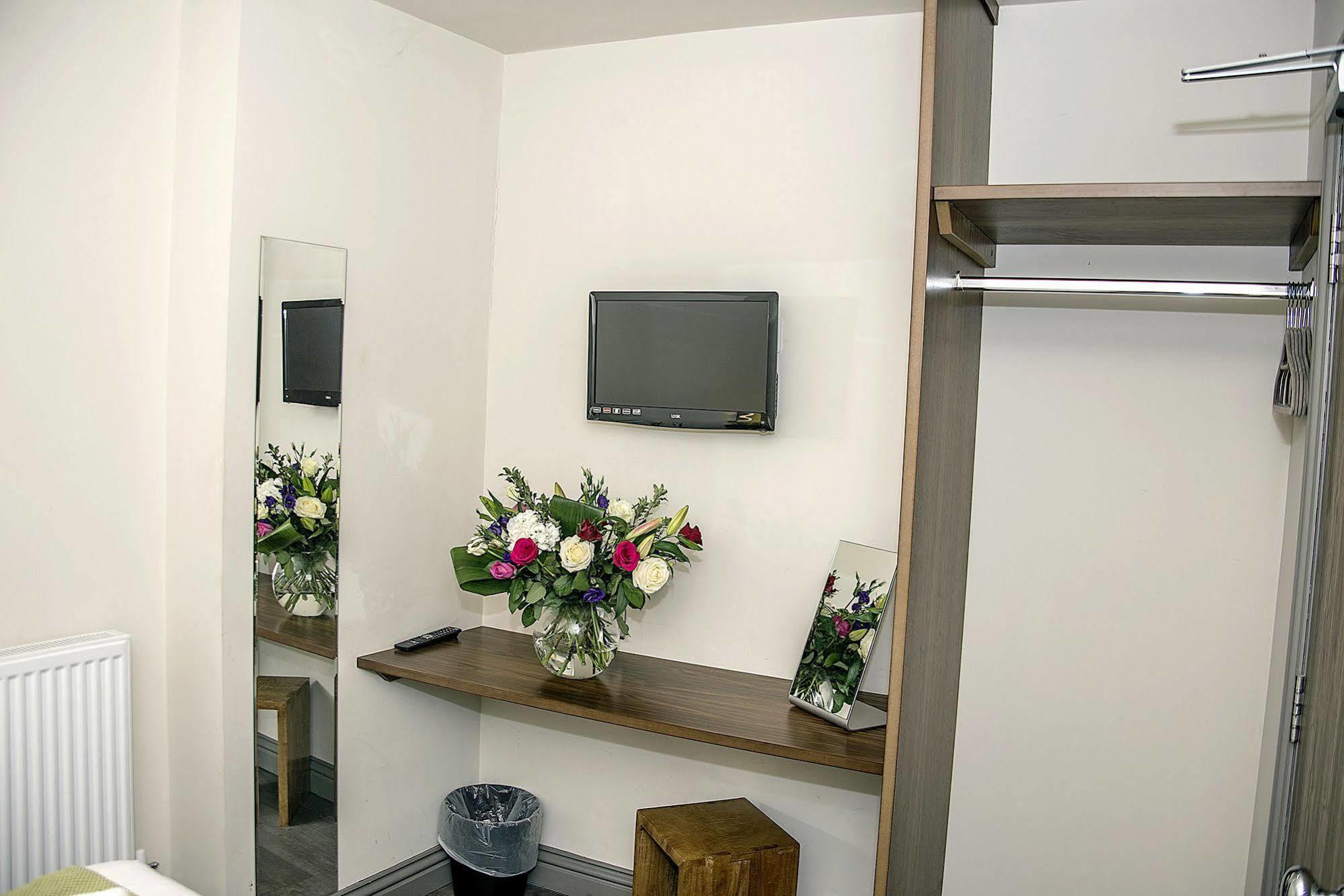 Base Serviced Apartments - City Road Chester Zewnętrze zdjęcie