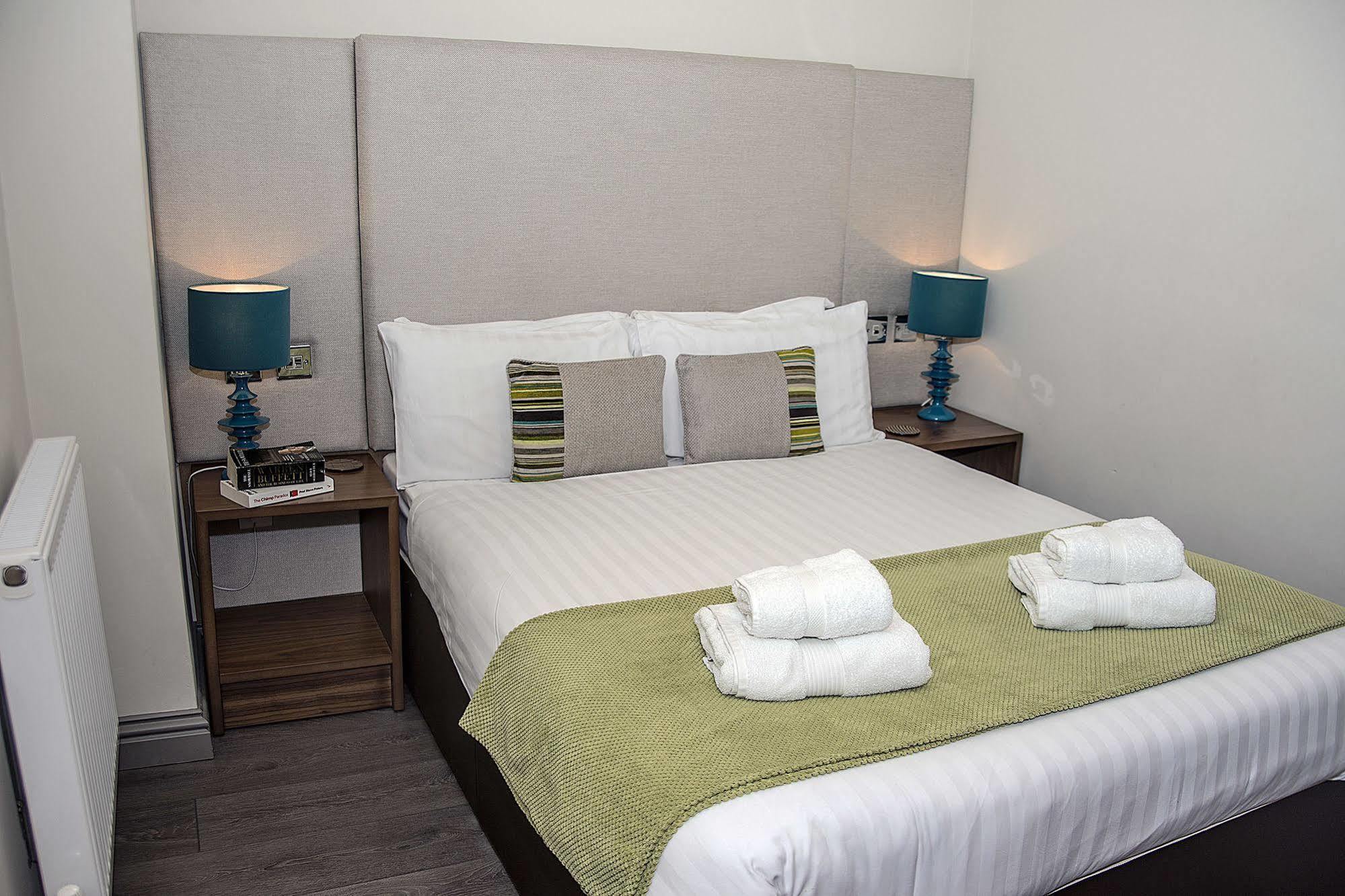 Base Serviced Apartments - City Road Chester Zewnętrze zdjęcie