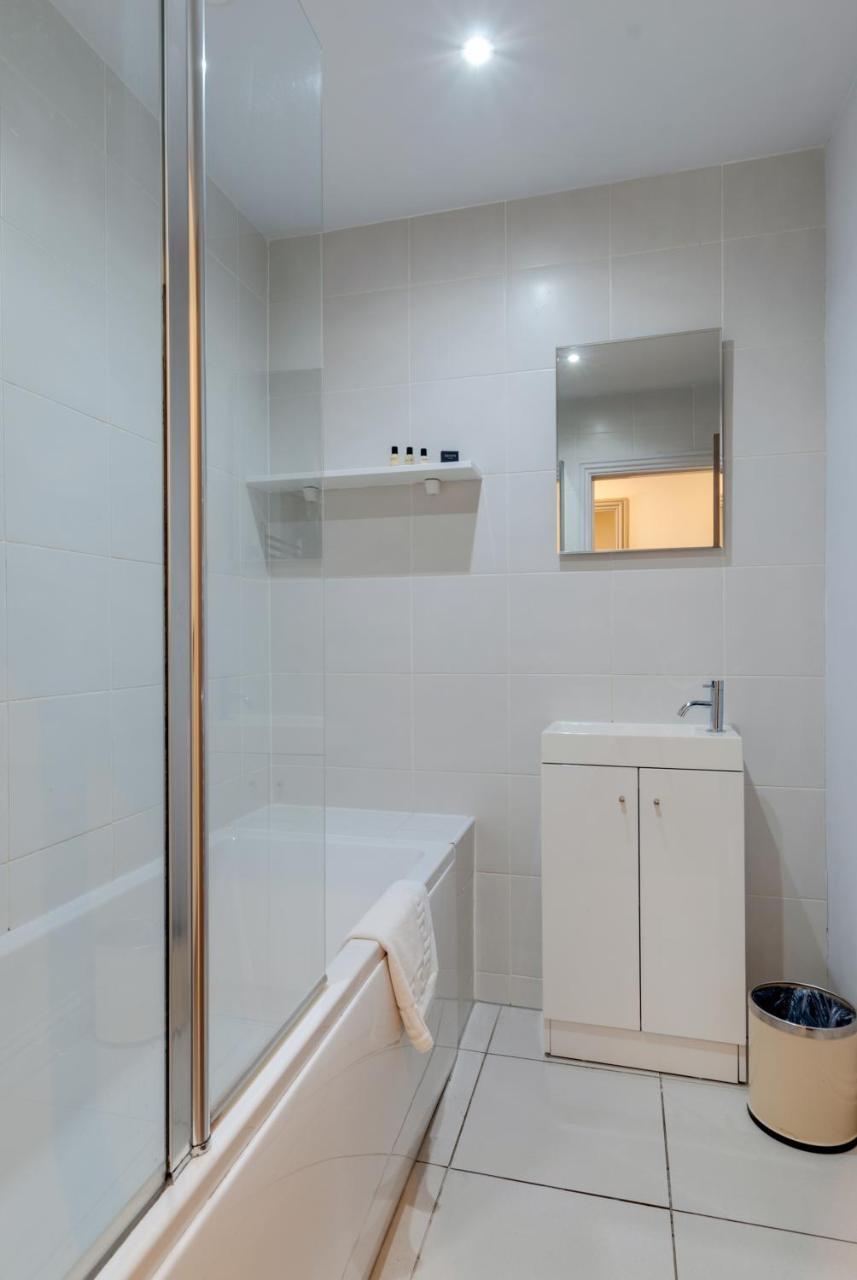Base Serviced Apartments - City Road Chester Zewnętrze zdjęcie