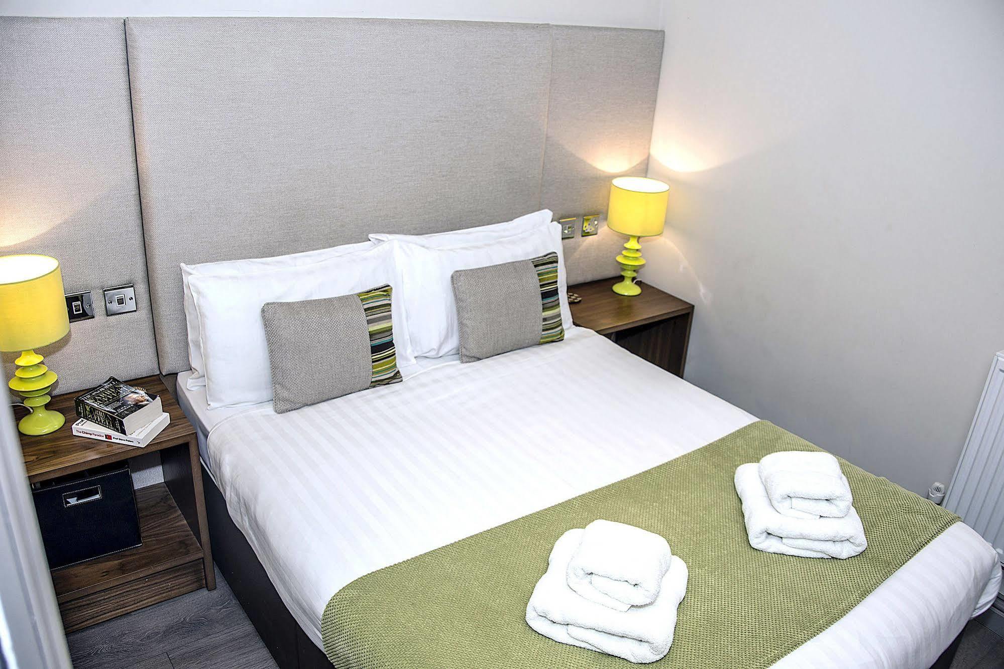 Base Serviced Apartments - City Road Chester Zewnętrze zdjęcie